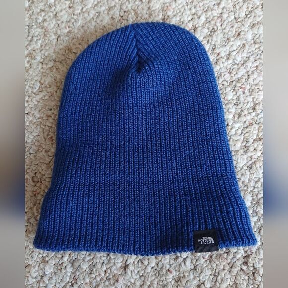 The North Face Blue Knit Logo Cuffed Beanie for youth - Picture 6 of 9